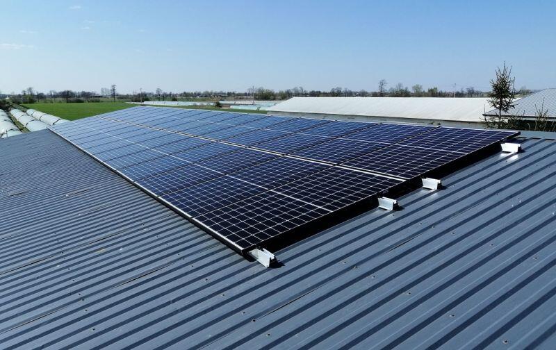 Jedna z instalacji wykonanych przez SolarSpot o mocy 9,9 kWp. Dla porównania na Ergo Arenie moc instalacji wyniesie 99,63 kWp