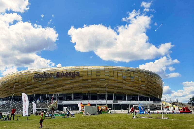 Weekendowa Strefa Aktywności przy Stadionie Energa Gdańsk to wakacyjna propozycja na spędzenie czasu na świeżym powietrzu