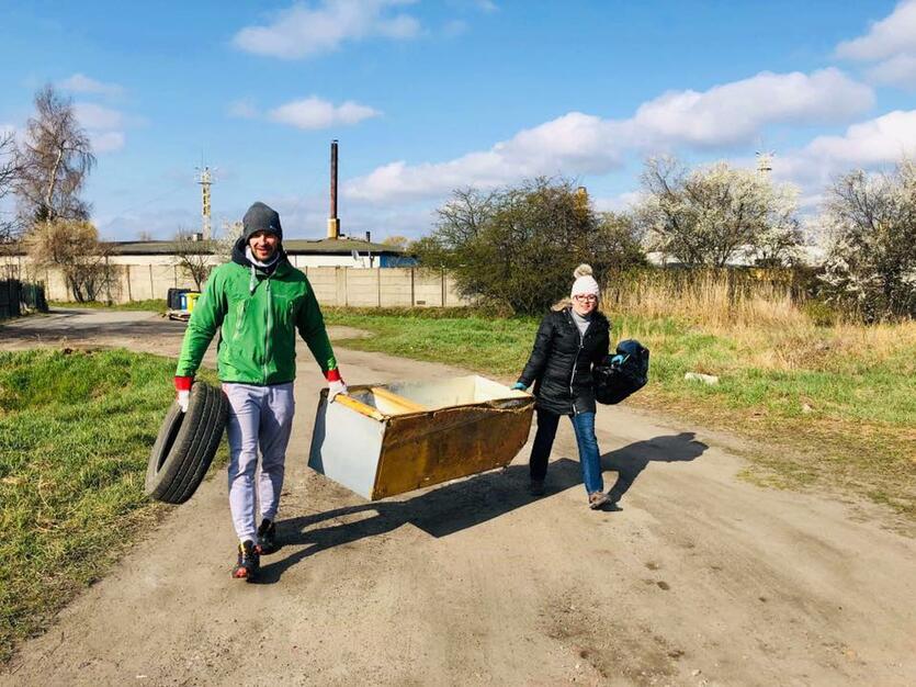 Przed rokiem mieszkańcy i radni dzielnicy zorganizowali kilka społecznych akcji, w ramach których sprzątano Olszynkę
