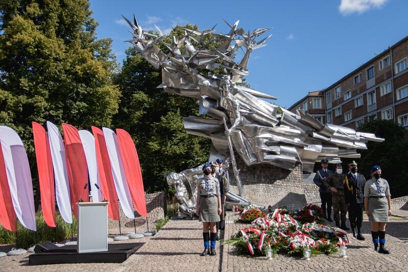 Uroczystości na placu Obrońców Poczty Polskiej co roku przypominać mają o heroicznej walce 57 pocztowców