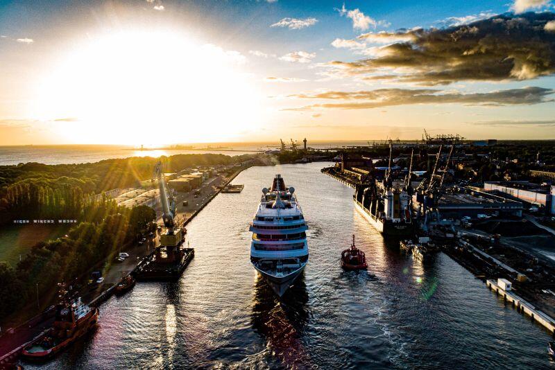 MS Europa wpływa do Portu Gdańsk