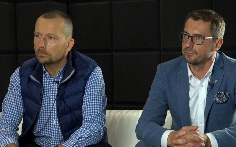 Michał Dzioba, prezes Zarządu Zakładu Utylizacyjnego w Gdańsku (po lewej) i Sławomir Kiszkurno, prezes Zarządu Portu Czystej Energii. 

