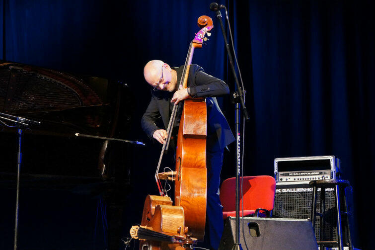 Szwedzki kontrabasista Lars Danielsson był gwiazdą festiwalu w 2016 roku
