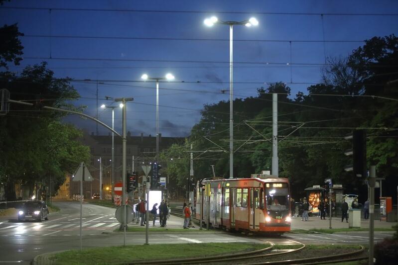 Nowe oświetlenie LED funkcjonuje już od 2017 r. m.in. przy Hucisku