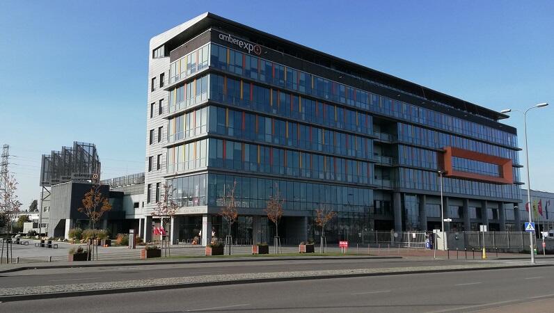 Siedziba Międzynarodowych Targów Gdańskich AmberExpo znajduje się przy ul. Żaglowej