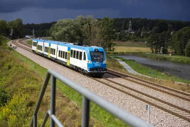 Pociąg PolREGIO w Kiełpinku