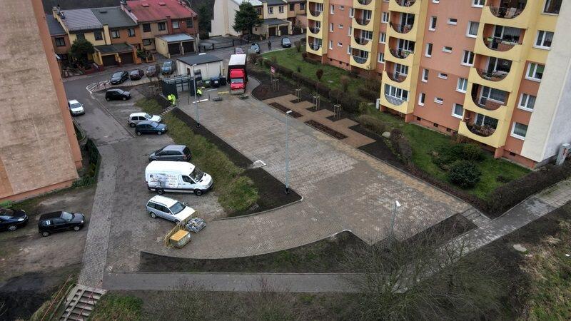 Zakończono budowę miejsc postojowych pomiędzy blokami przy ul. Leśna Góra
