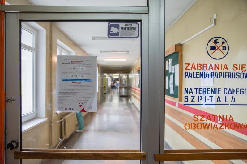 W szpitalu im. św. Wojciecha w Gdańsku (należącym do spólki Copernicus) udzielane są świadczenia w ramach nocnej i świątecznej opieki medycznej. Przed przyjazdem do szpitala trzeba zadzwonić i umówić się na wizytę
