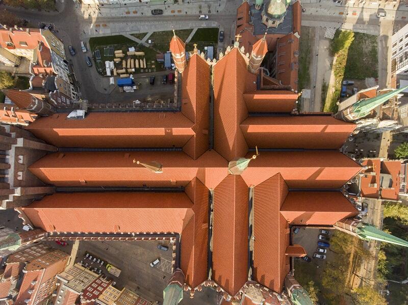 Nowych dach Bazyliki Mariackiej w Gdańsku