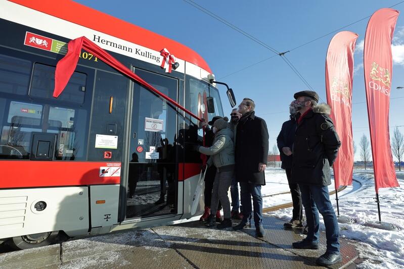 Uroczystość nadania imienia Hermanna Kullinga 63 już z kolei tramwajowi w Gdańsku