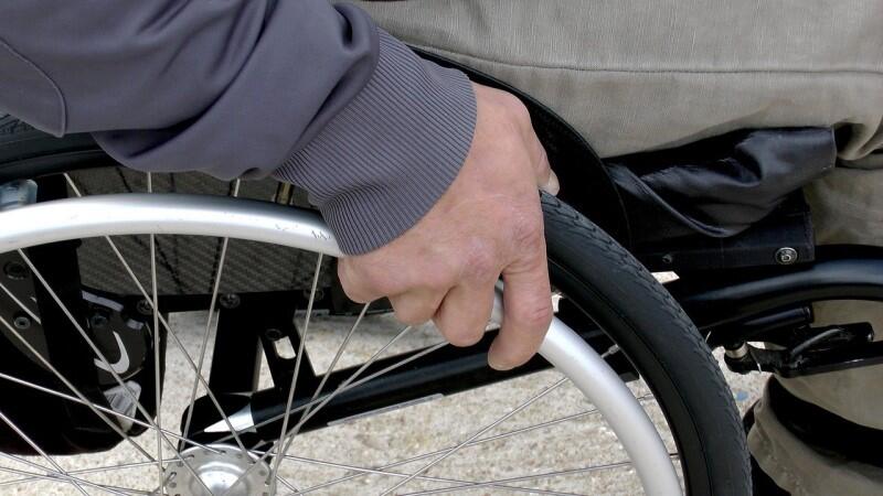 Fragment wózka inwalidzkiego