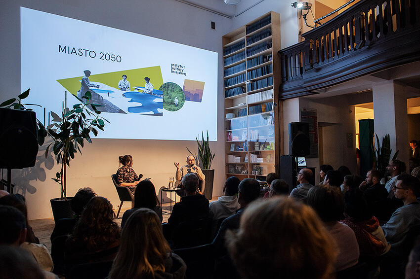 Spotkanie uczestników dyskusji Miasto 2050 w siedzibie Instytutu Kultury Miejskiej 