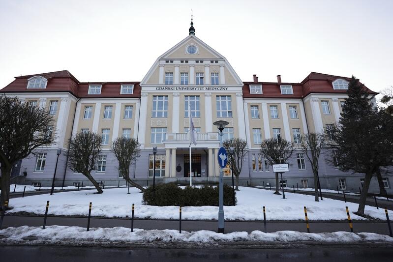 Gdański Uniwersytet Medyczny, historyczny budynek przy placu dr. Stefana Michalaka