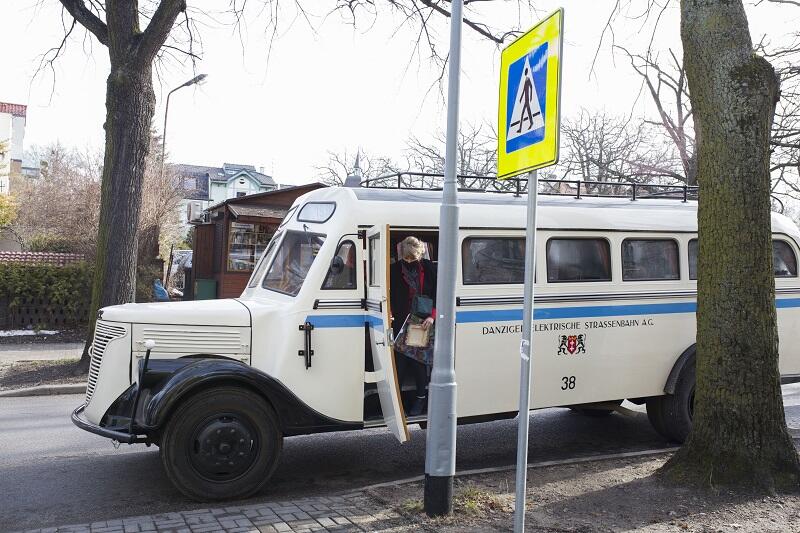 Autobus marki Krupp z 1938 roku w barwach komunikacyjnych Wolnego Miasta Gdańska - eksponat Muzeum Techniki Wojskowej GRYF w Dąbrówce