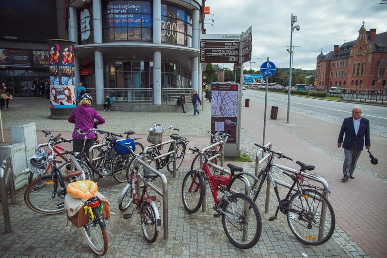 Nowy ciąg pieszo-rowerowy połączy się z istniejącym odcinkiem ścieżki rowerowej wzdłuż Wałów Jagiellońskich