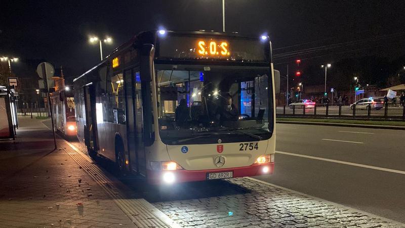 Autobus SOS udziela pomocy w trzech miejscach