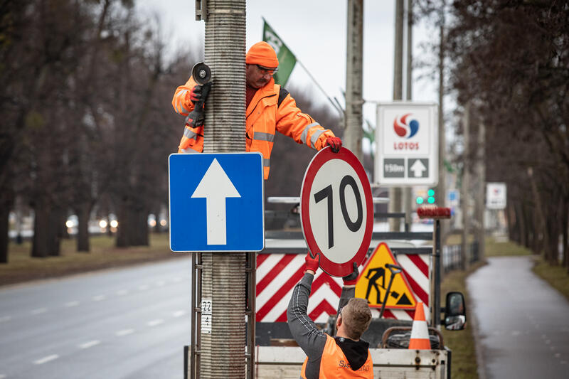 Na całej długości al. Zwycięstwa i al. Grunwaldzkiej w obu kierunkach do centrum Gdańska oraz w stronę Sopotu jechać można maksymalnie 50 km/h. W sobotę, 13 marca, rozpoczął się na obu alejach demontaż znaków ograniczających prędkość do 50 i 70 km/h 