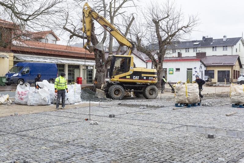 Prace budowlane na rynku w Oliwie powinny zakończyć się w maju, mimo budowy, targowisko funkcjonuje normalnie
