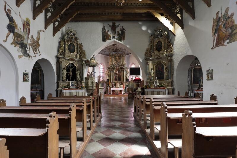 Wnętrze kościoła pw. Świętego Wojciecha
