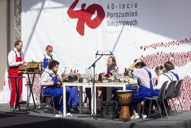 Na zdjęciu: zespół Remont Pomp podczas koncertu w Europejskim Centrum Solidarności w 40. rocznicę podpisania Porozumień Sierpniowych, 30 sierpnia 2020 roku