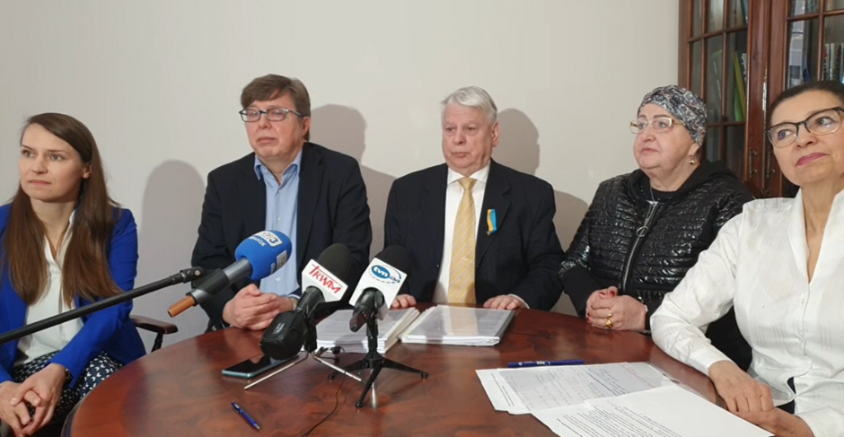 Pomorscy posłowie liczą, że Sejm wstrzyma proces niszczenia Lotosu