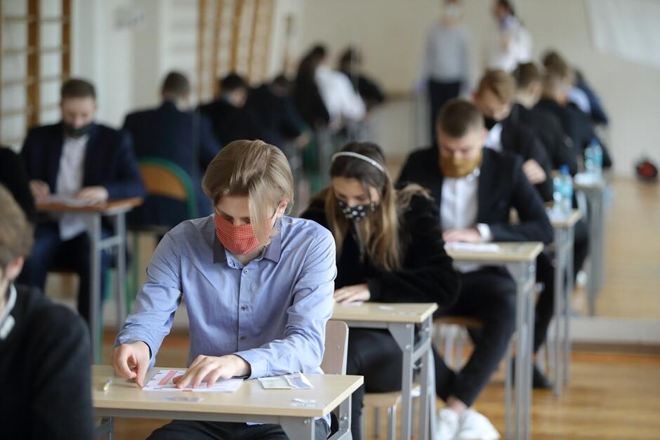  Ruszają matury. W Gdańsku do egzaminów przystąpi ponad 4 tysiące uczniów